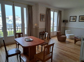 Bright & elegant appartment with view over Invalides, near St Germain des Prés